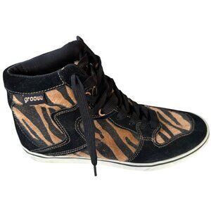 Women's Groove Brand High Top Fashion Sneakers Zebra Pattern Size 9 (READ)